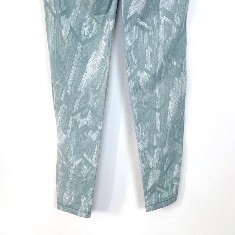 Lululemon SIZE 8 Swift Speed High Rise Leggings 28" - Reverberate Chevron - Picture 6 of 10